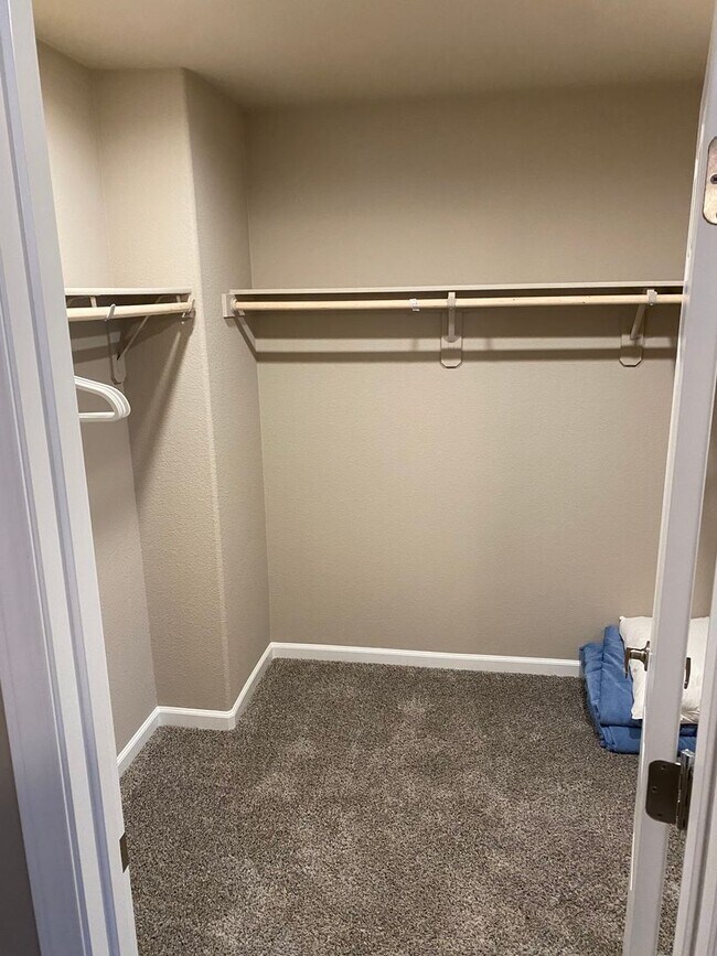 Building Photo - Furnished 2-Story Home in North Reno