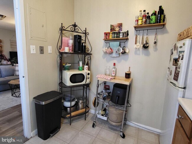 Building Photo - 135 S 19th St