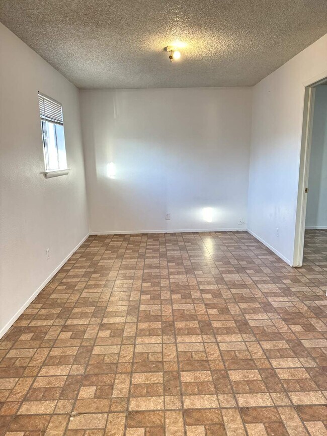 Building Photo - 7167 N Loop Dr