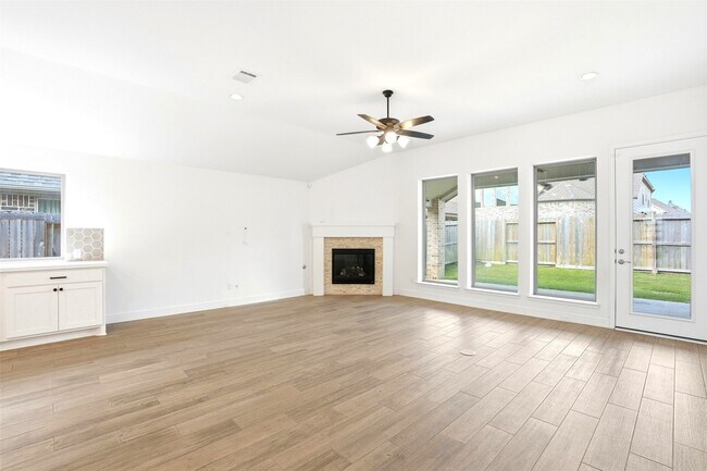 Building Photo - 2202 Mallow Ln