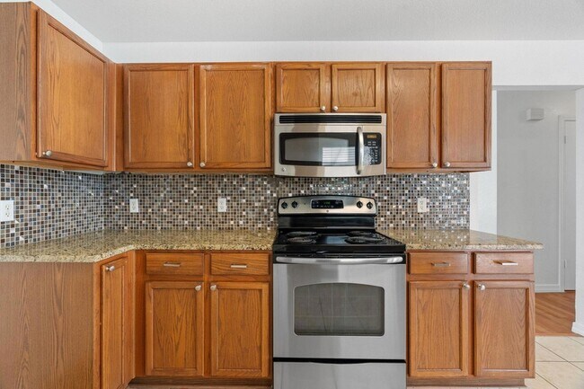 Building Photo - 905 Rocking Spur Cove