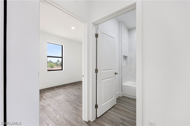 Building Photo - 1217 Cellini St E