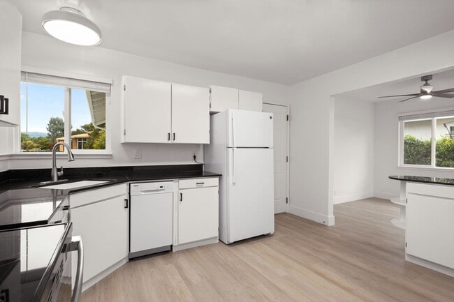 Building Photo - 10852 Alderbrook Ln