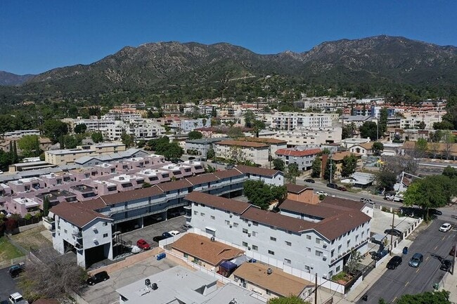 Building Photo - 10237 Tujunga Canyon Blvd