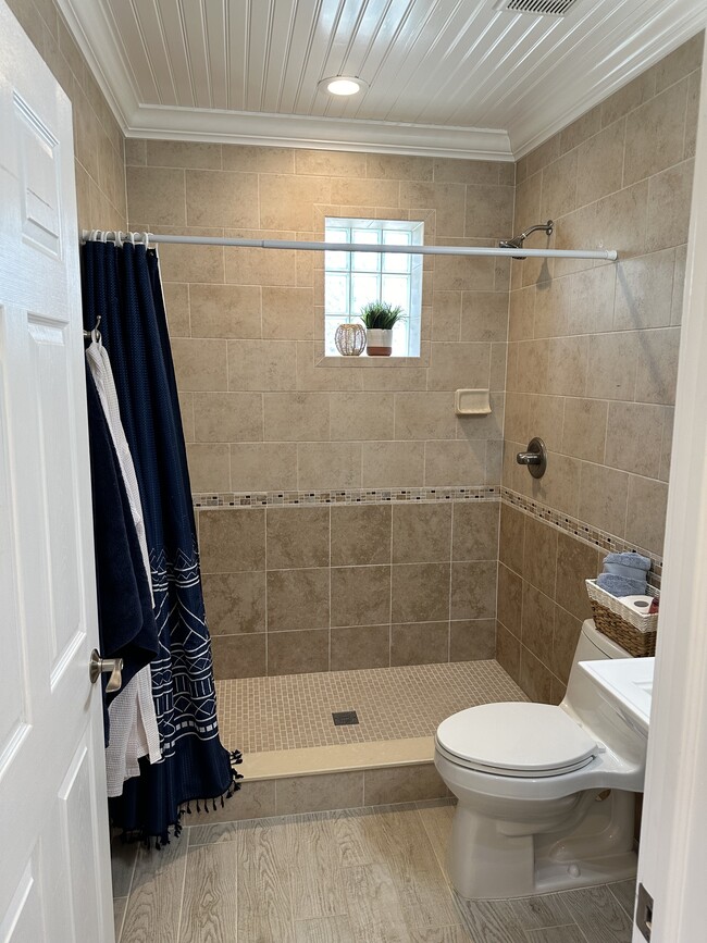 Building Photo - 112 Parker Dr