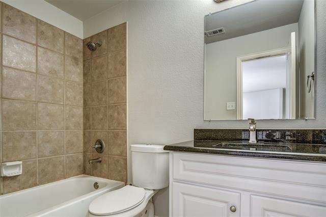 Building Photo - 916 Carlsbad Dr