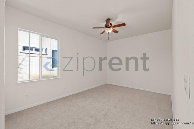 Building Photo - 155 E Heritage Dr