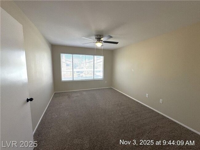Building Photo - BRIGHT 2ND FLOOR UNIT IN SOUTHEAST GATED C...