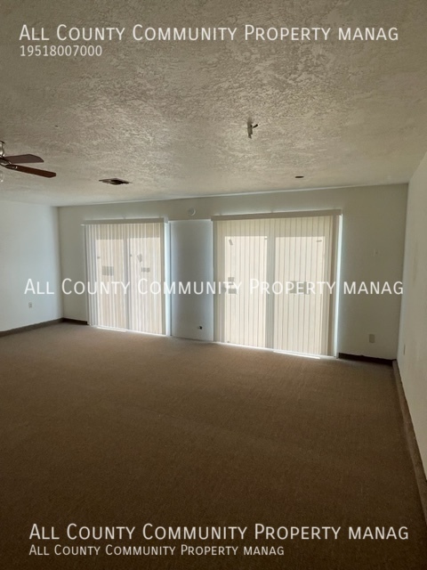 Building Photo - 2 bed/2 bath + POSSIBLE 3 bed Single Famil...