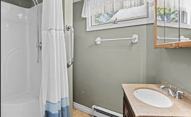 Building Photo - 45 Princeton Rd