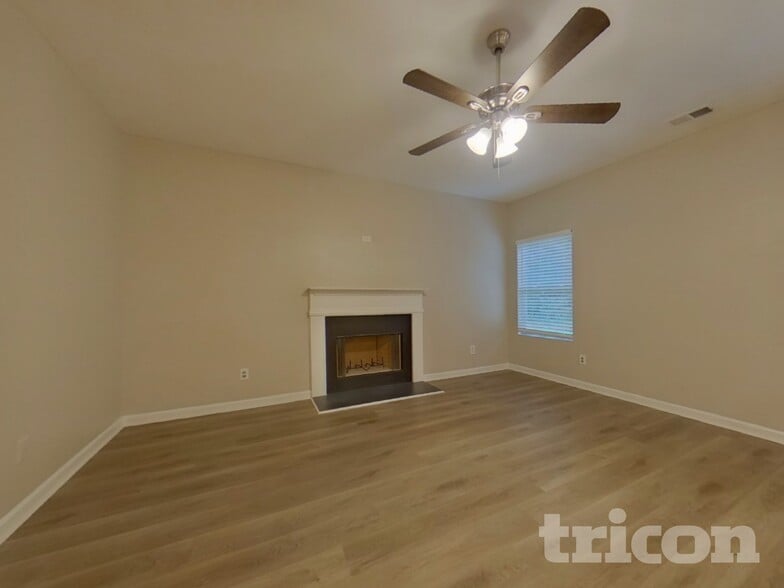 Building Photo - 418 Daffodil Drive