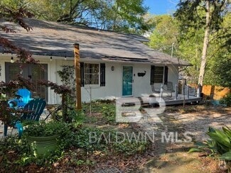 Building Photo - 571 Dogwood Ave