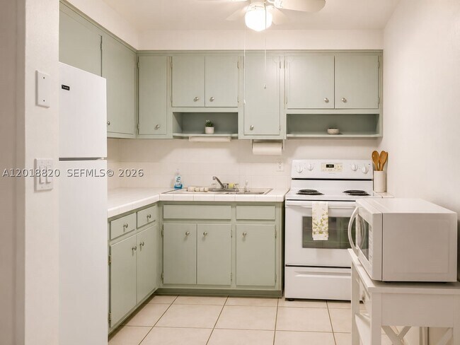 Building Photo - 707 S 19th Ave