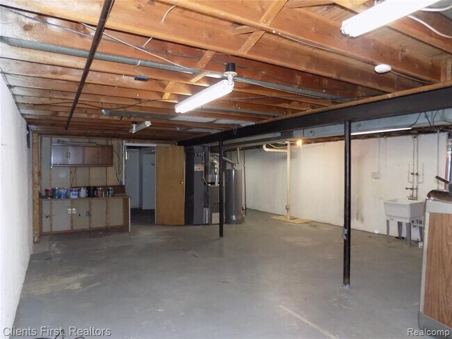Building Photo - 2024 Imperial Hwy