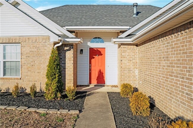 Building Photo - 808 Emerald St