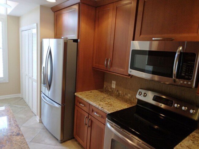 Building Photo - Harbor Front, 2 Bedroom, 2 Bath, Corner Unit at Mariners Pointe in Little River! Available Now!