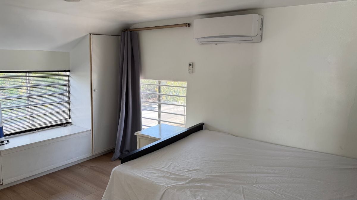 Building Photo - 301 W 1st St