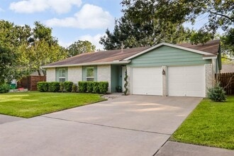Building Photo - 2505 Broken Oak Dr