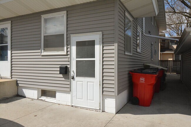 Building Photo - 619 2nd St NW