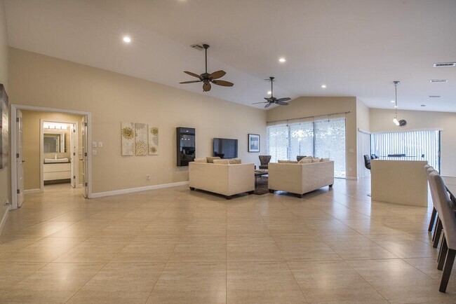 Building Photo - 10790 White Aspen Ln