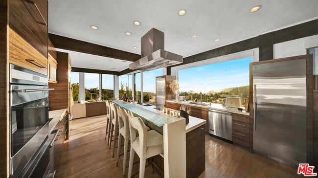 Building Photo - 2915 Tuna Canyon Rd