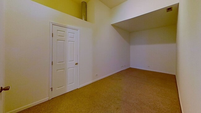 Building Photo - Old Town Duplexed Three Bedroom Two Bath