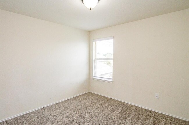Building Photo - 317 Noddy Rd