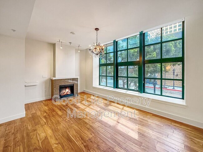 Primary Photo - 700 W E St