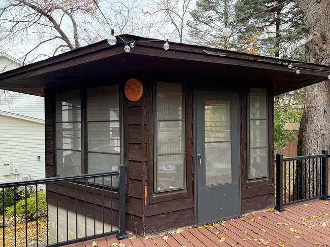 Building Photo - Beautiful 4-Bedroom, 2-Bathroom Home in Ed...