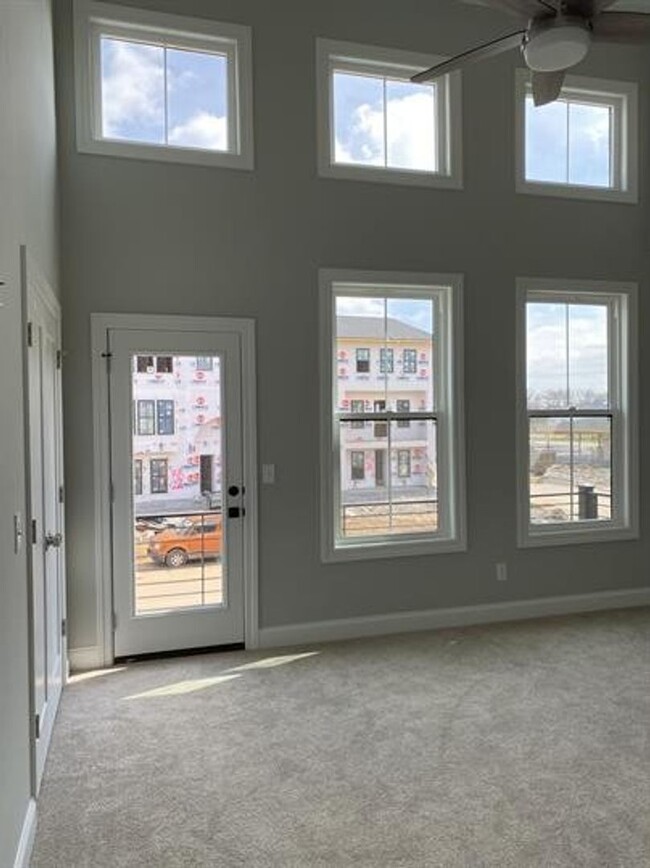 Building Photo - Beautiful New Townhouse in the Heart of Mu...