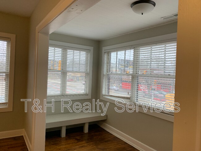 Building Photo - 4842 N College Ave