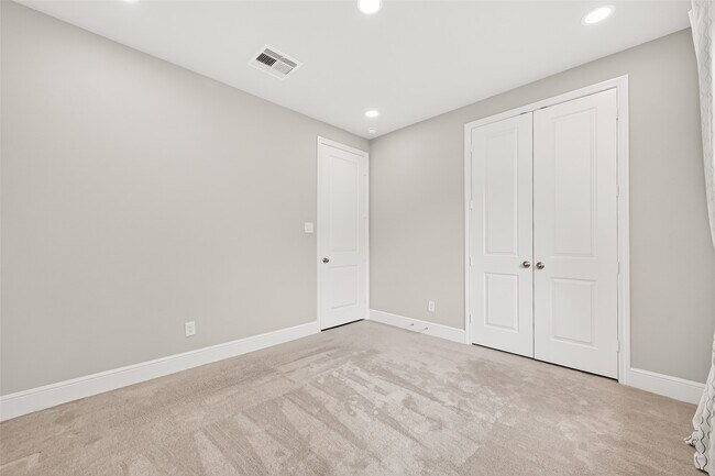 Building Photo - 1835 Brooking Hill Ct