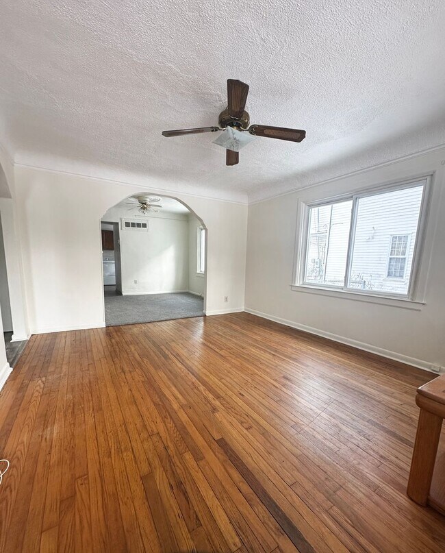 Building Photo - Move-In Ready 3 Bedroom, 1 Bathroom Home in Westland!