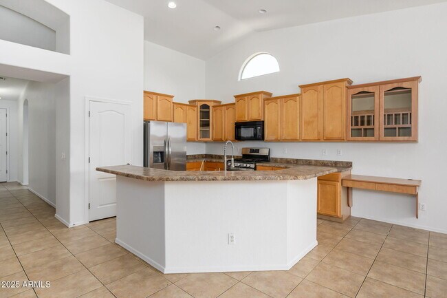 Building Photo - 3816 S Nantucket Dr