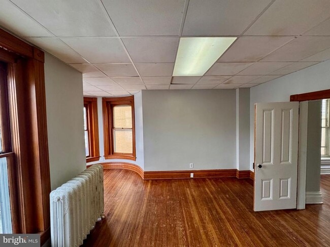 Building Photo - 110 W Main St