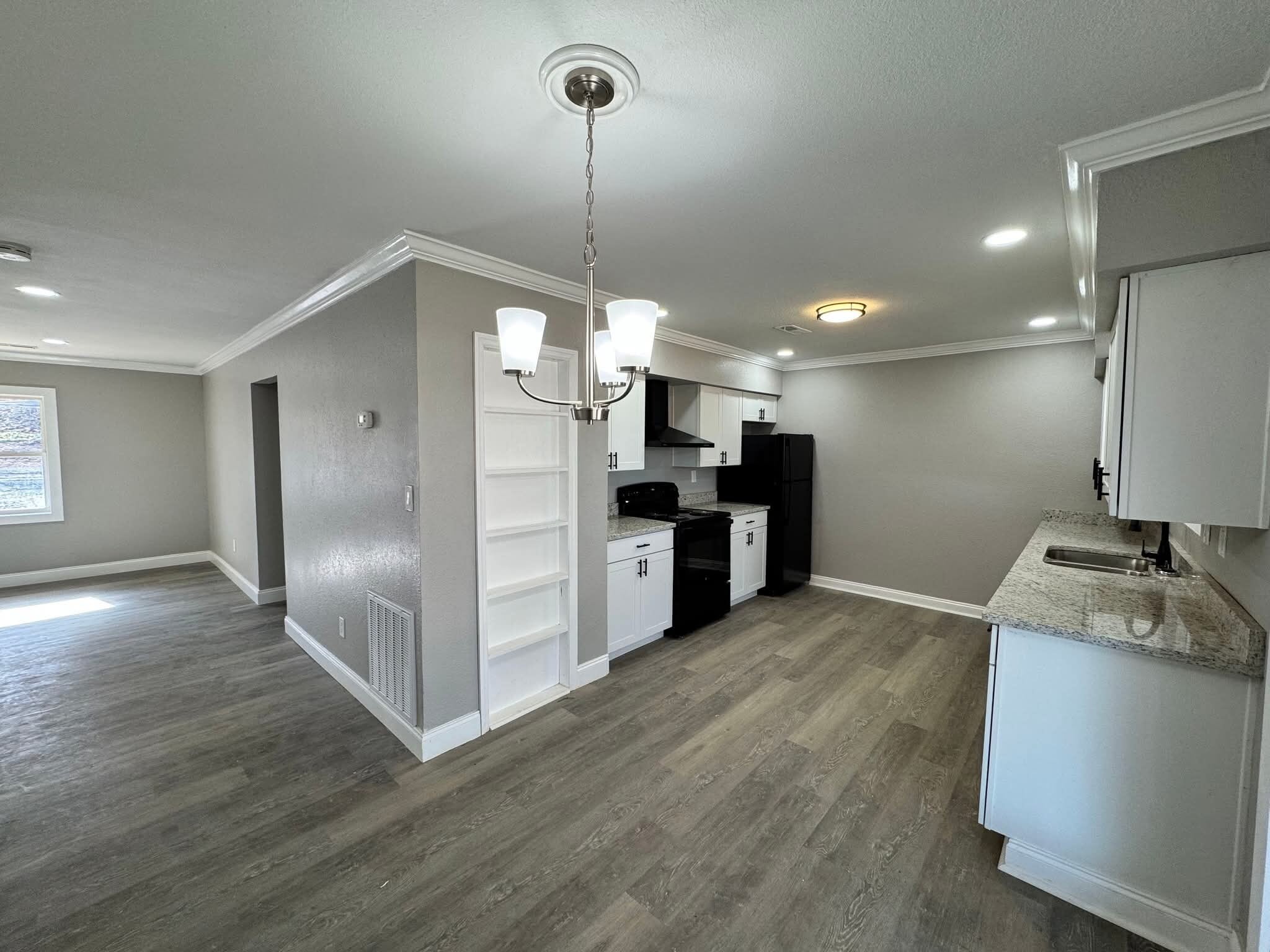 Building Photo - 2726 Highland Cir