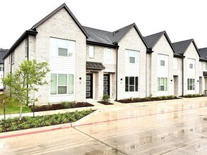 Building Photo - 5 Red Hawk Dr