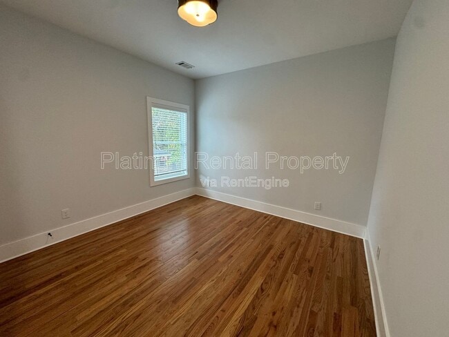 Building Photo - 150 Dahlgren St SE