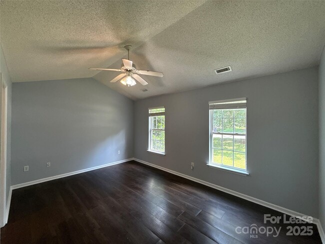 Building Photo - 3025 Longspur Dr