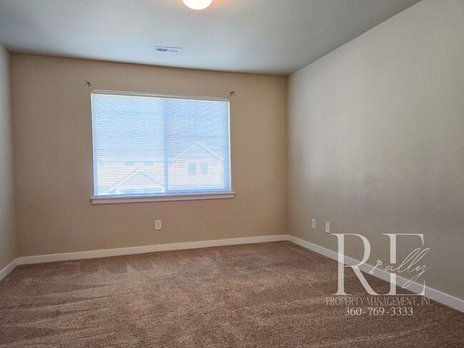 Building Photo - Effortless Elegance in Caldart Heights, Po...