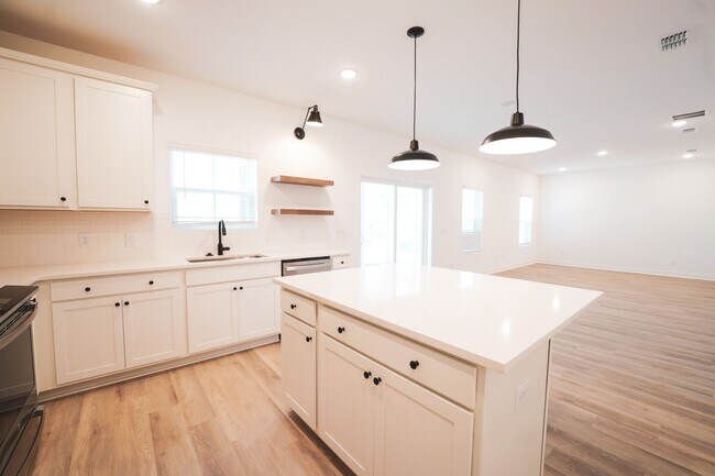 Building Photo - Coming Available!