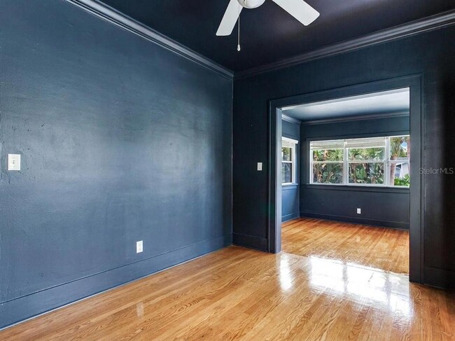 Building Photo - 2114 W Dekle Ave