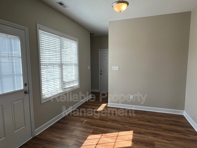 Building Photo - 802 Phillips Rd