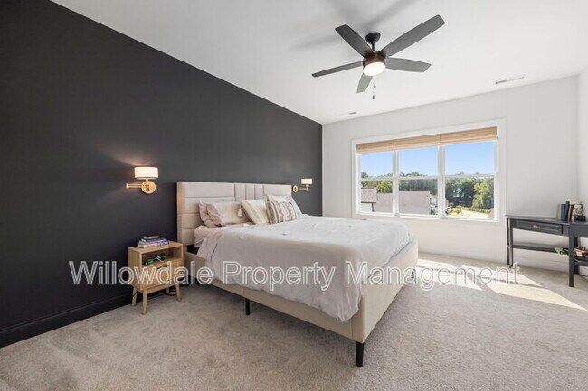 Building Photo - 2020 Moonraker Dr