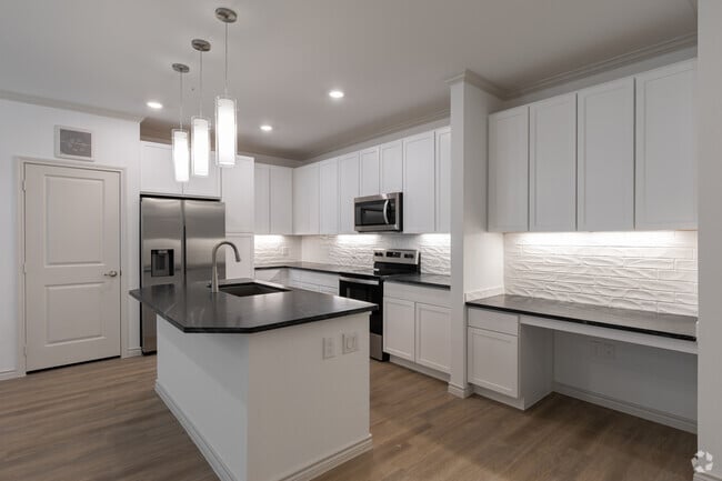 Building Photo - Oak Ridge Plaza Apartments