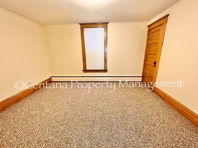 Building Photo - Great 3 Bedroom near Tech!