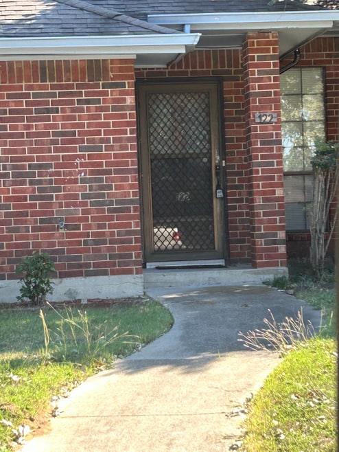 Building Photo - 122 Larchbrook Dr