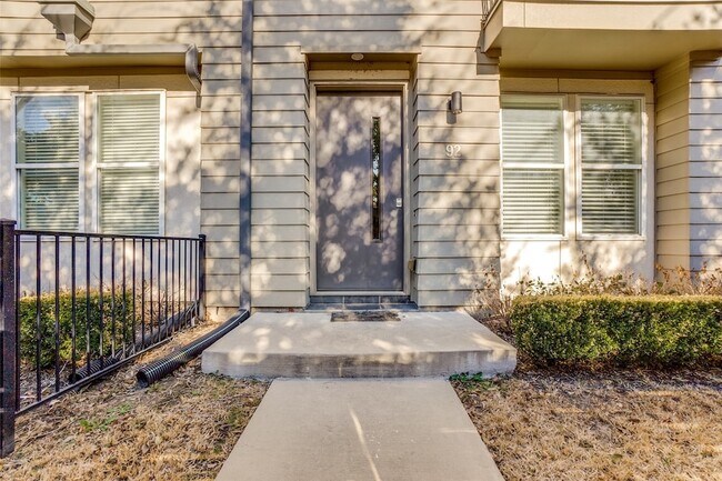 Building Photo - 4211 Rawlins St