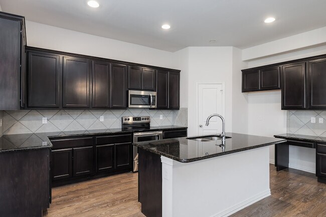 Building Photo - 336 Emerald Creek Dr