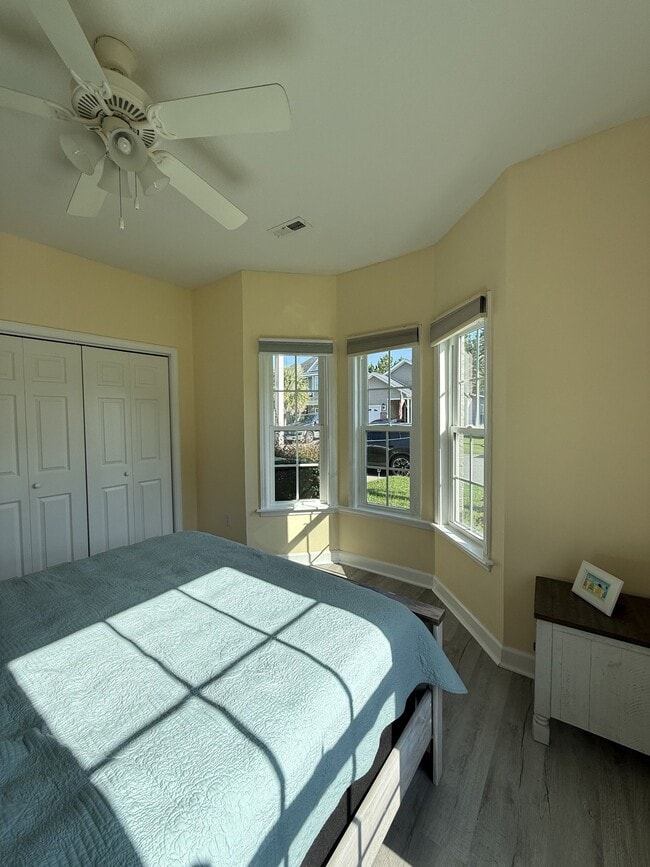 Building Photo - 101 Palm Cove Cir